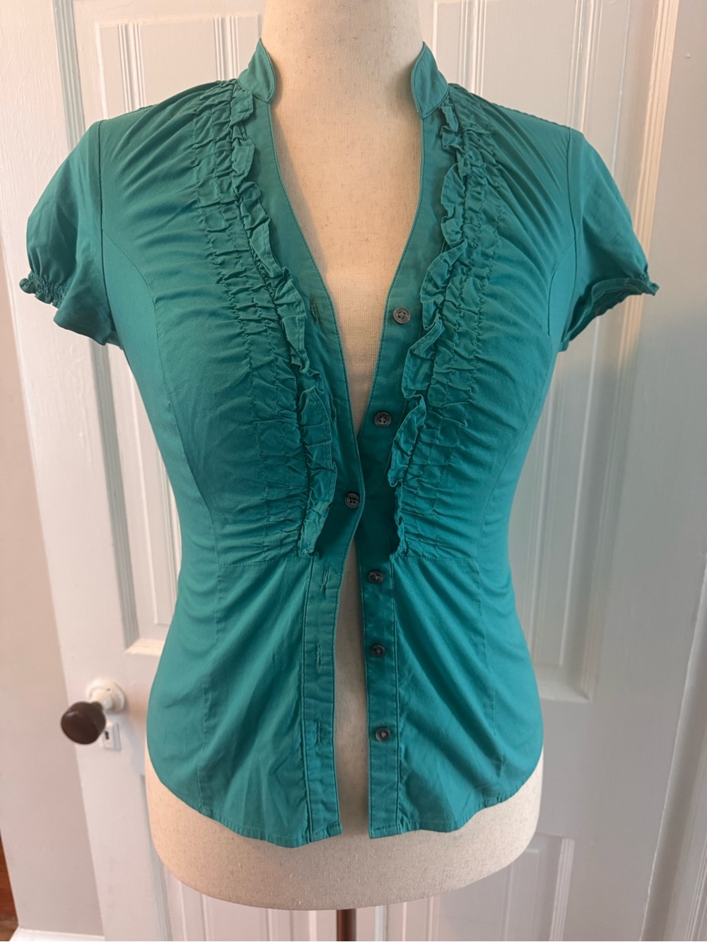 Express Ruffle-Front Short Sleeve Button-Down Blouse, size XS - Picture 3 of 8